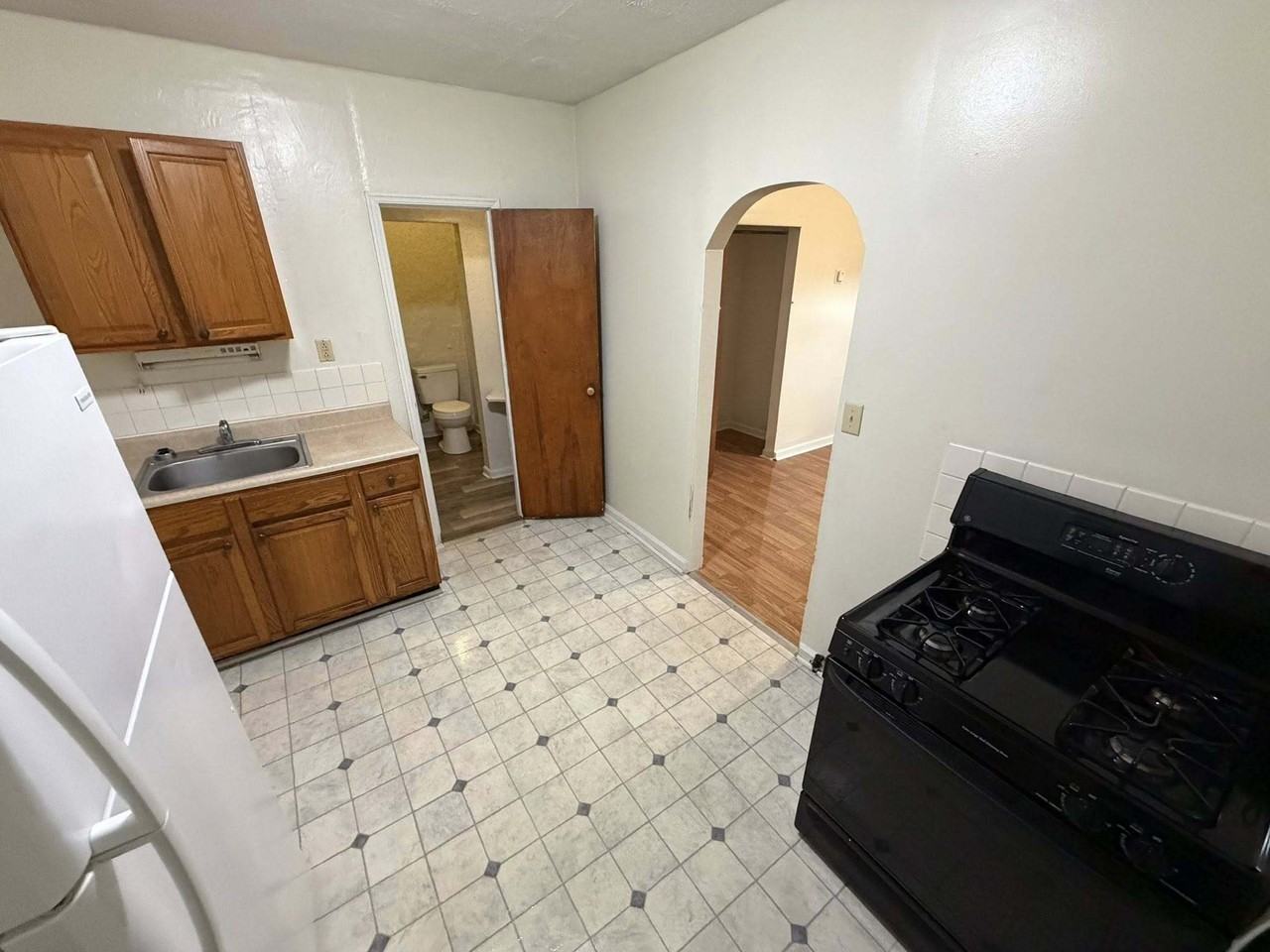 2215 Maple Avenue - Photo 3 of 7