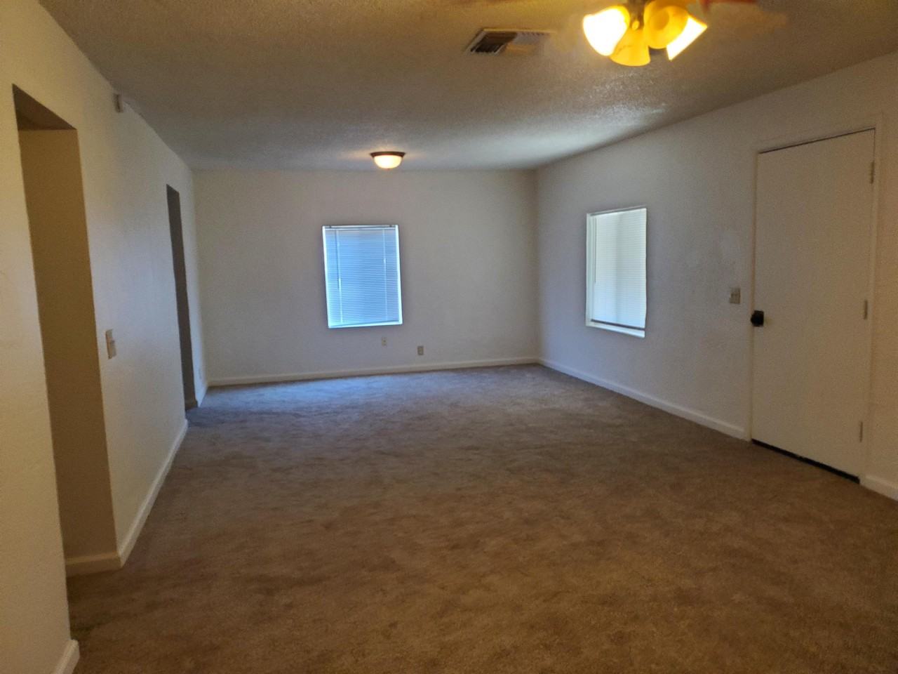 430 Robinson Ave #1 - Photo 4 of 15