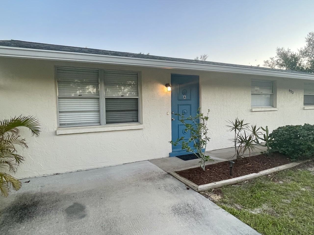 623 Shore Road - Photo 3 of 33