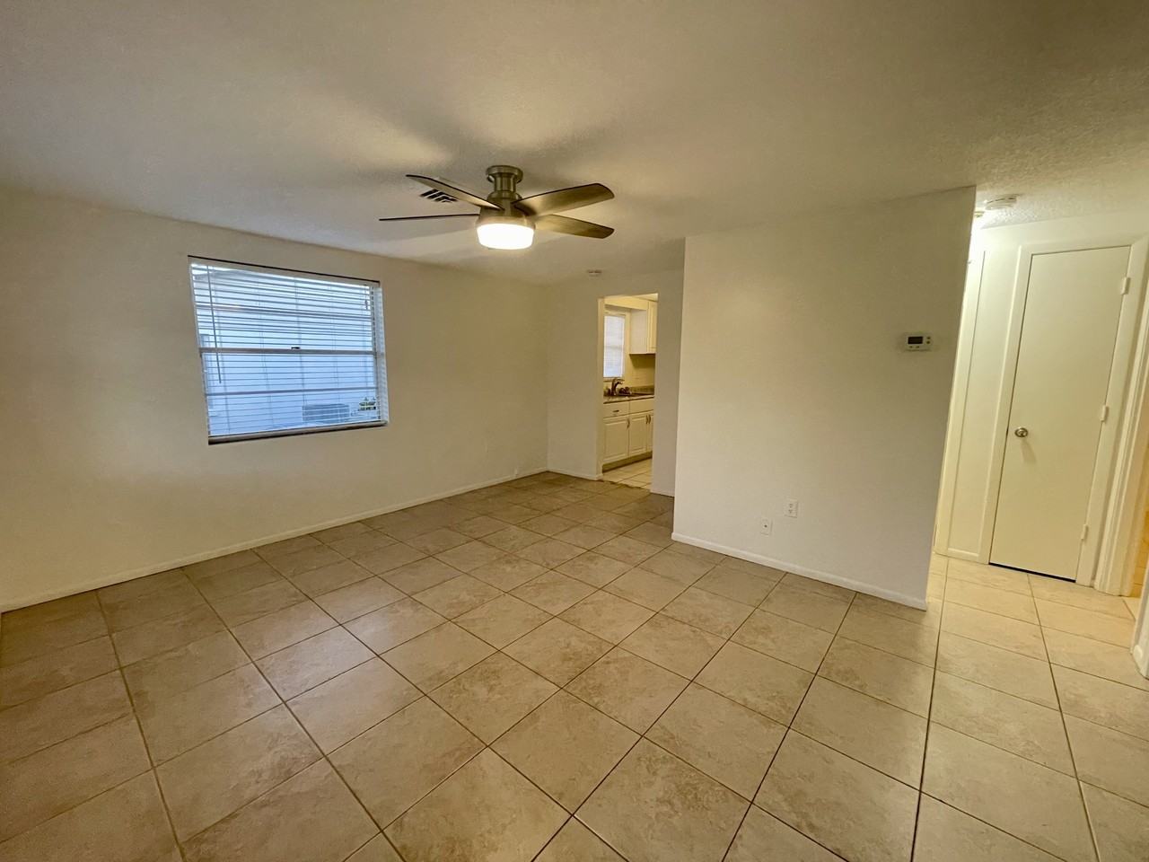 623 Shore Road - Photo 4 of 33