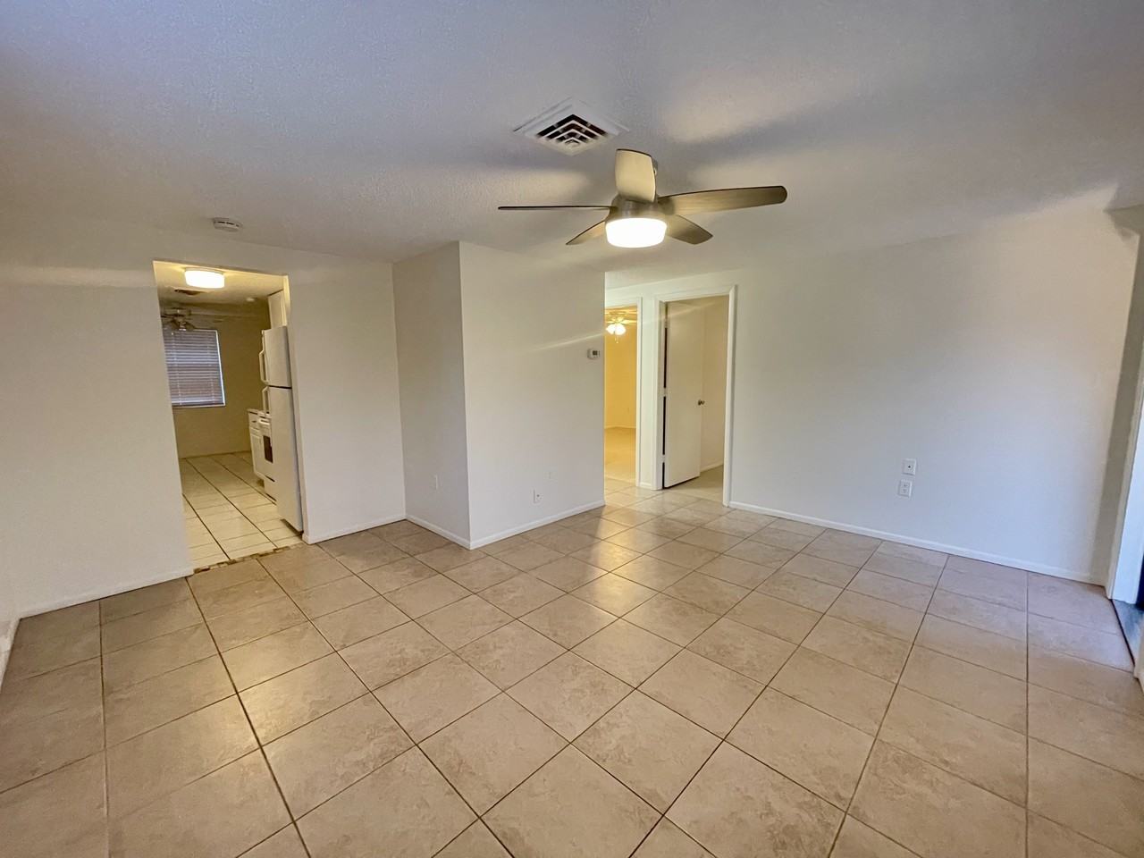 623 Shore Road - Photo 5 of 33