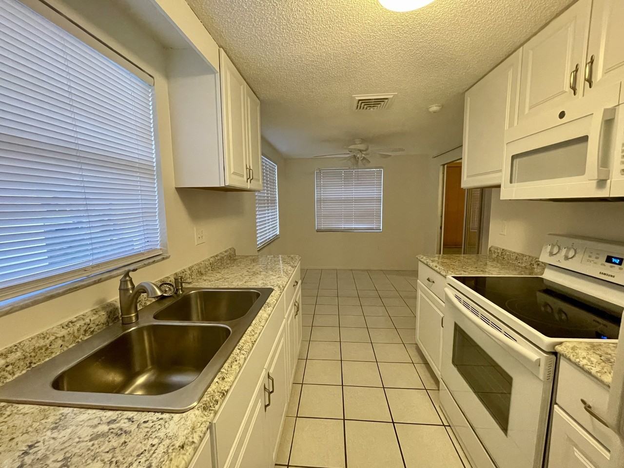 623 Shore Road - Photo 7 of 33