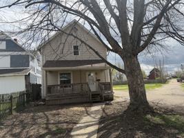 featured image of 934 4th St Nw #1