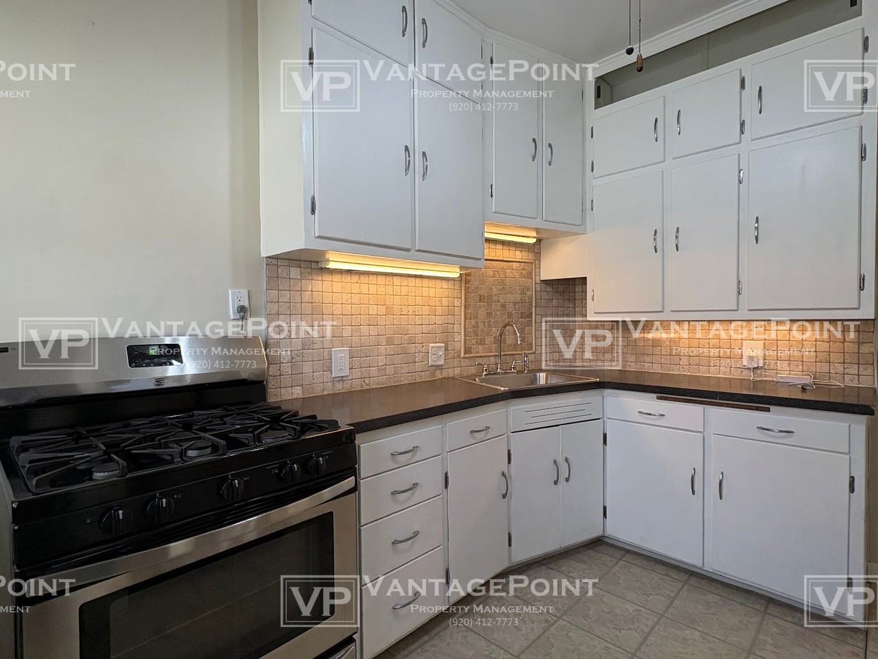 2110 Lincoln St #1 - Photo 3 of 23