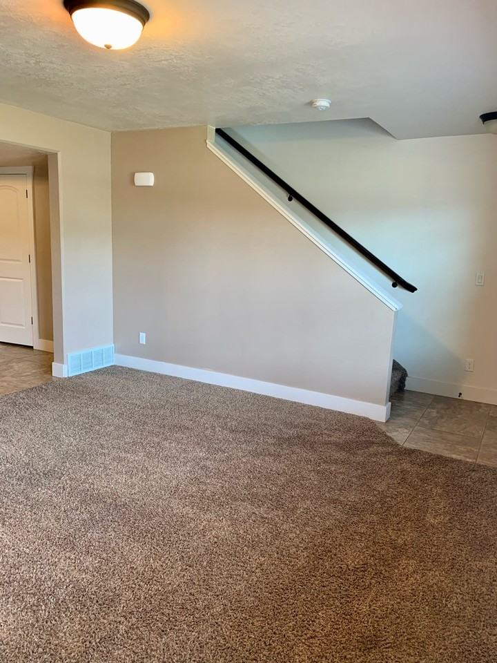 519 W 1420 N #101 - Photo 2 of 9