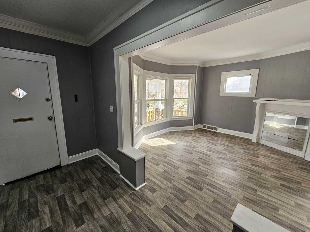 9208 Pierpont Ave - Photo 4 of 20