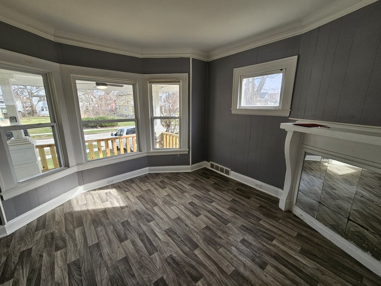 9208 Pierpont Ave - Photo 6 of 20