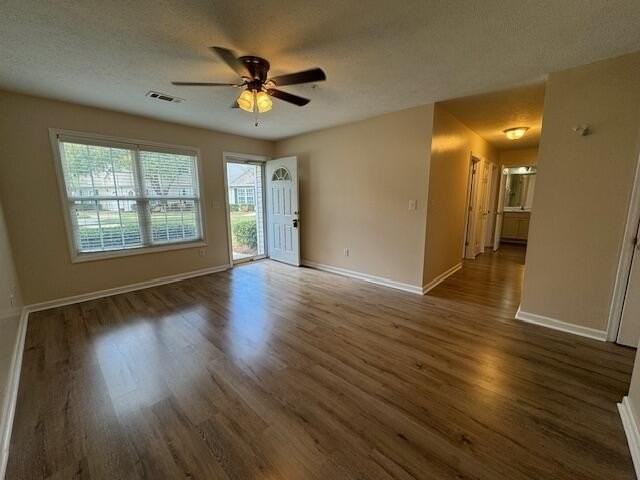 550 Date Palm Cir - Photo 3 of 22