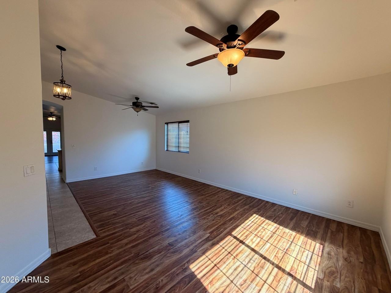 516 E Wolf Hollow Dr - Photo 3 of 46