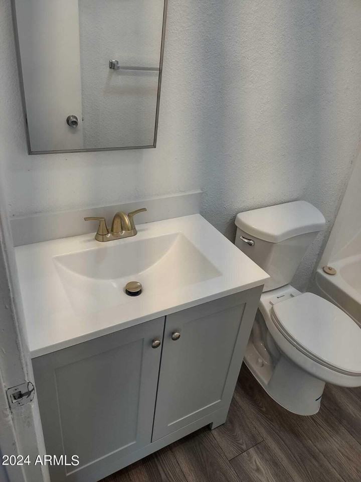 3224 W Jackson St #3 - Photo 7 of 8