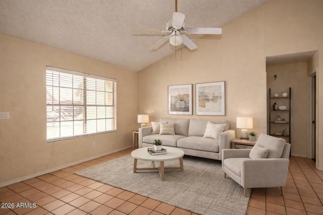 1208 E Wickieup Ln - Photo 6 of 28