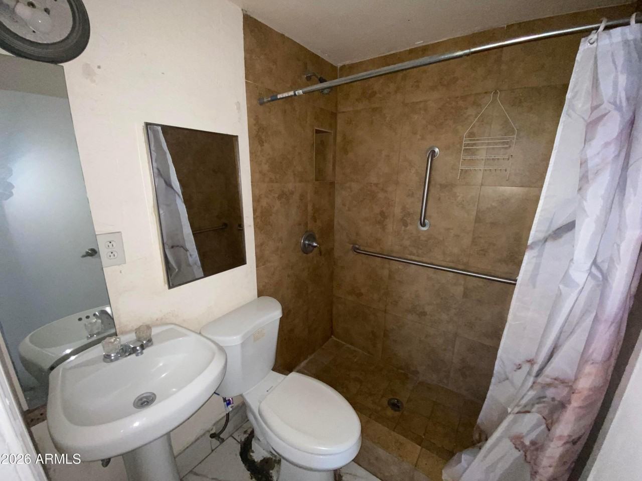 575 N Delaware St #E - Photo 4 of 6