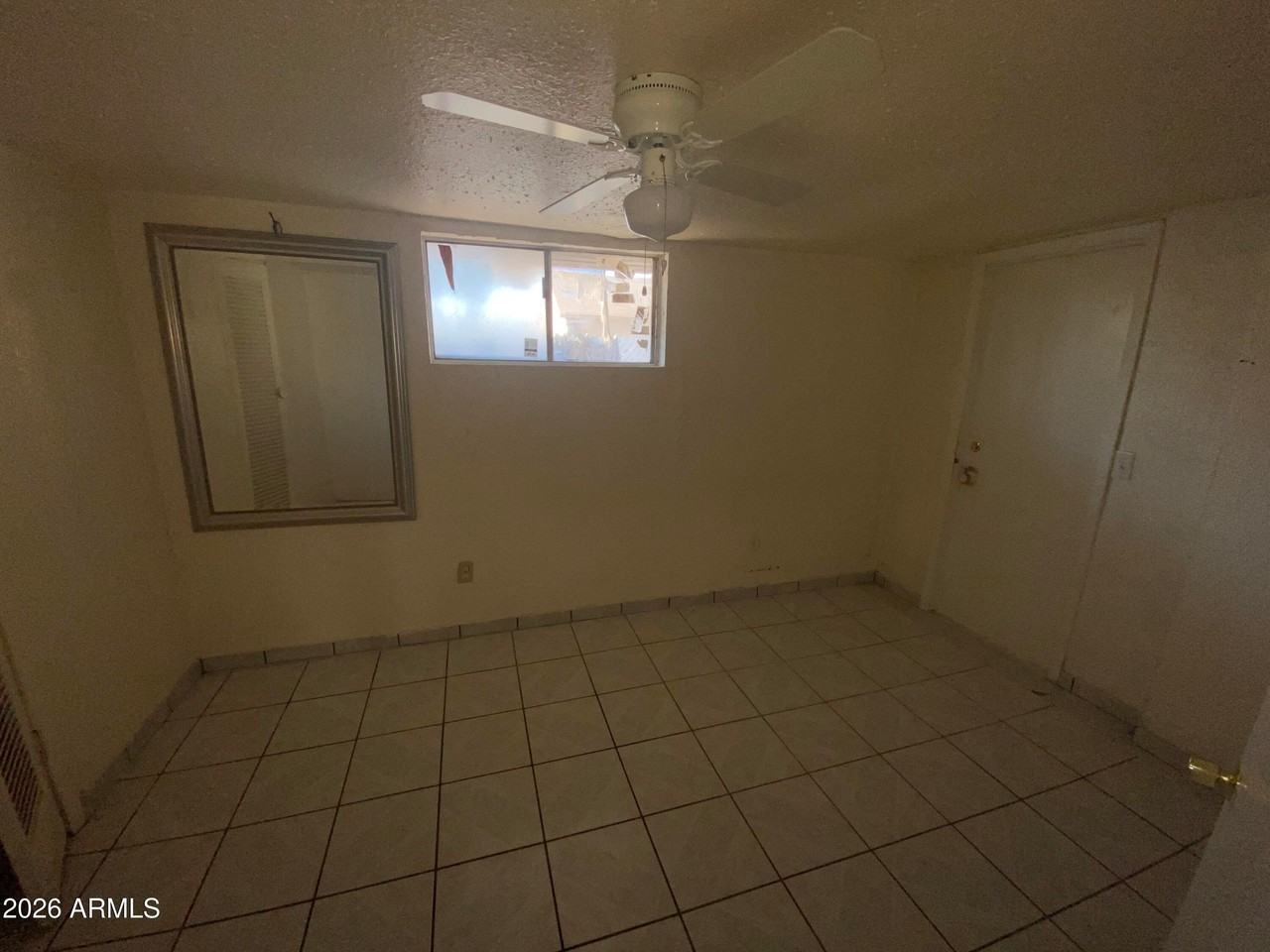 575 N Delaware St #E - Photo 5 of 6