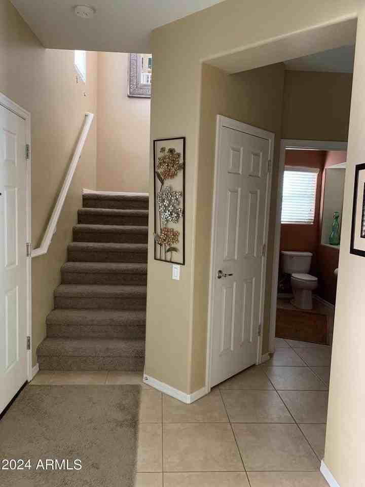 1940 W Faria Ln - Photo 4 of 13