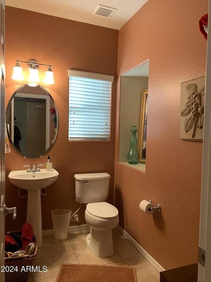 1940 W Faria Ln - Photo 5 of 13
