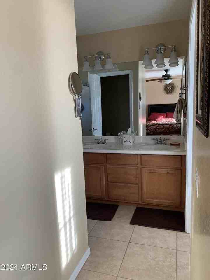 1940 W Faria Ln - Photo 6 of 13