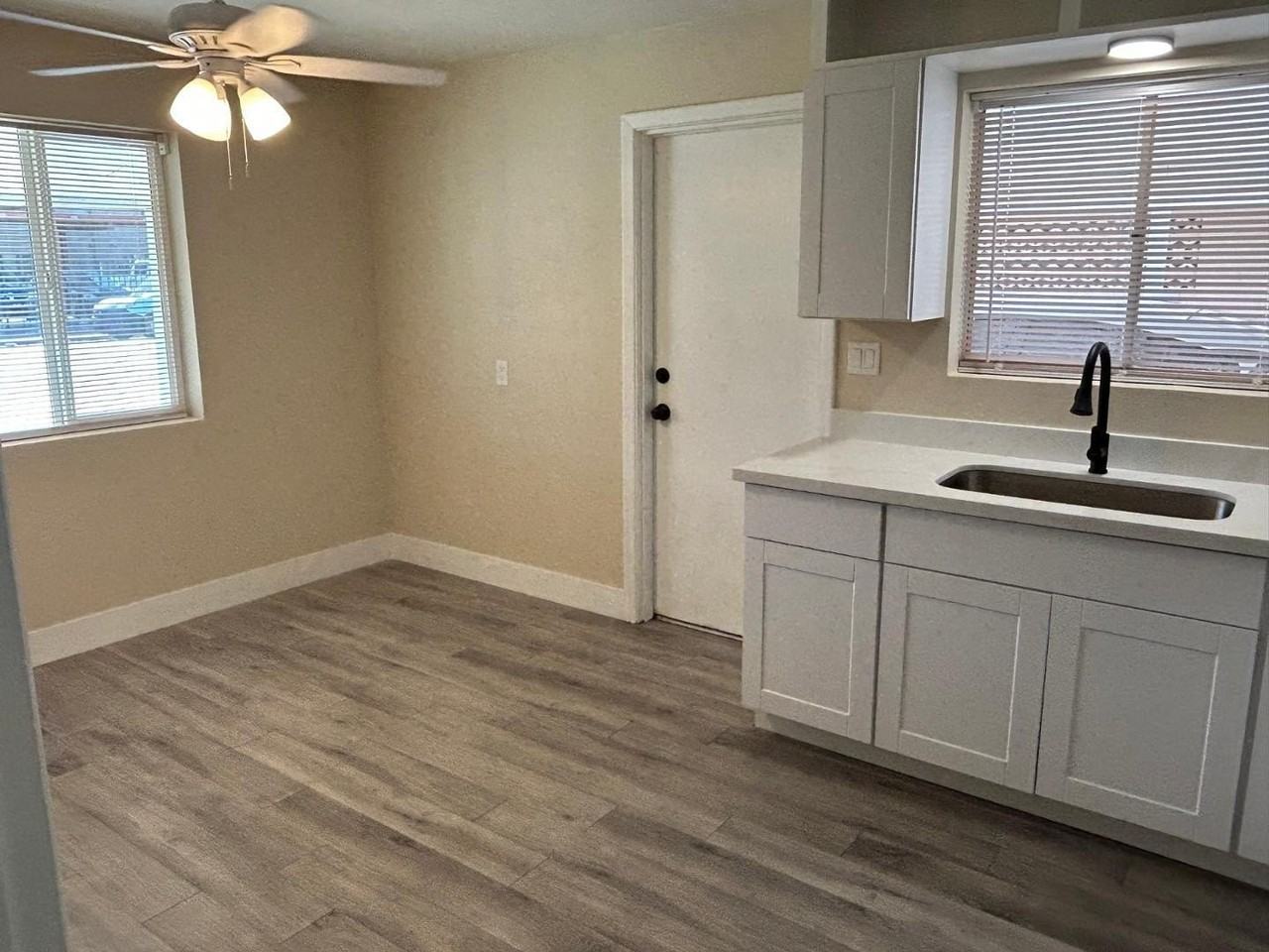 726 E 3rd Ave - Photo 6 of 29