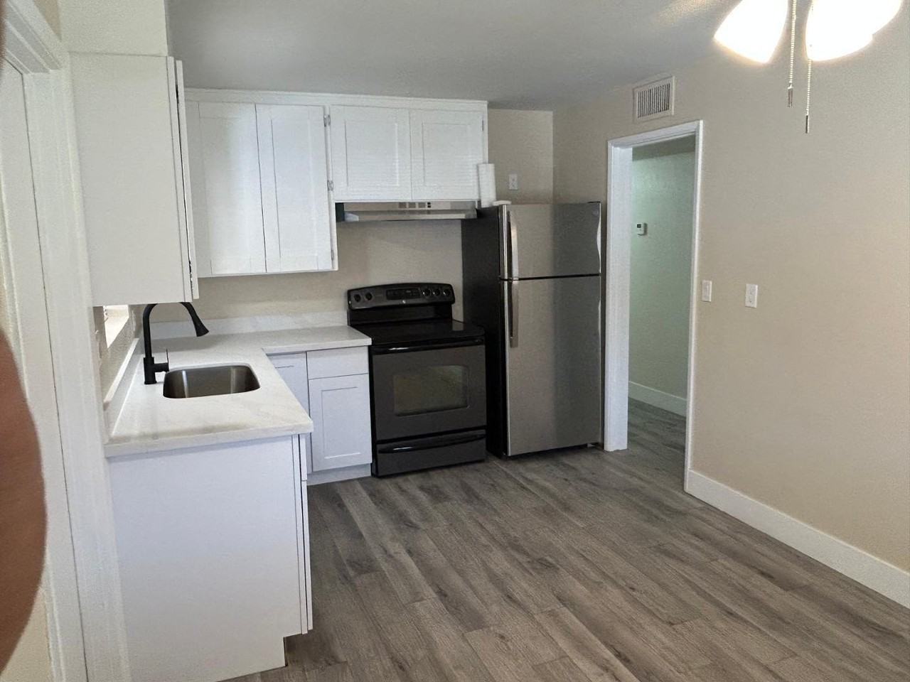 726 E 3rd Ave - Photo 7 of 29