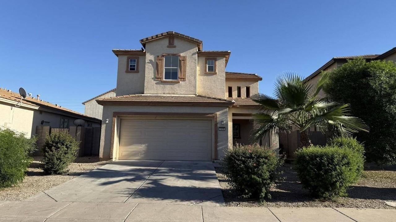 1235 E Julian Dr