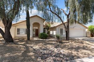 featured image of 4423 E Vista Val Verde