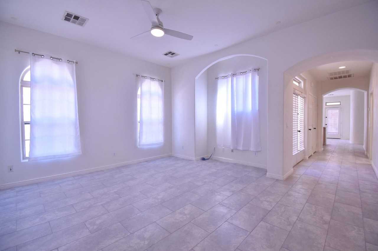 21017 W Glen St - Photo 3 of 18