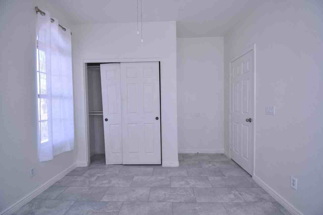 21017 W Glen St - Photo 4 of 18