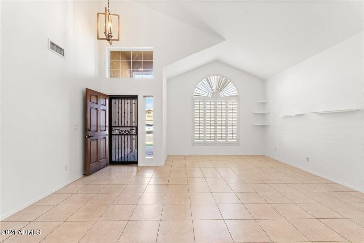 9331 E Wood Dr - Photo 3 of 29