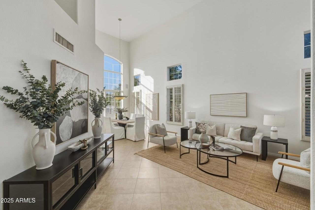 20652 N 53rd Ave - Photo 2 of 15