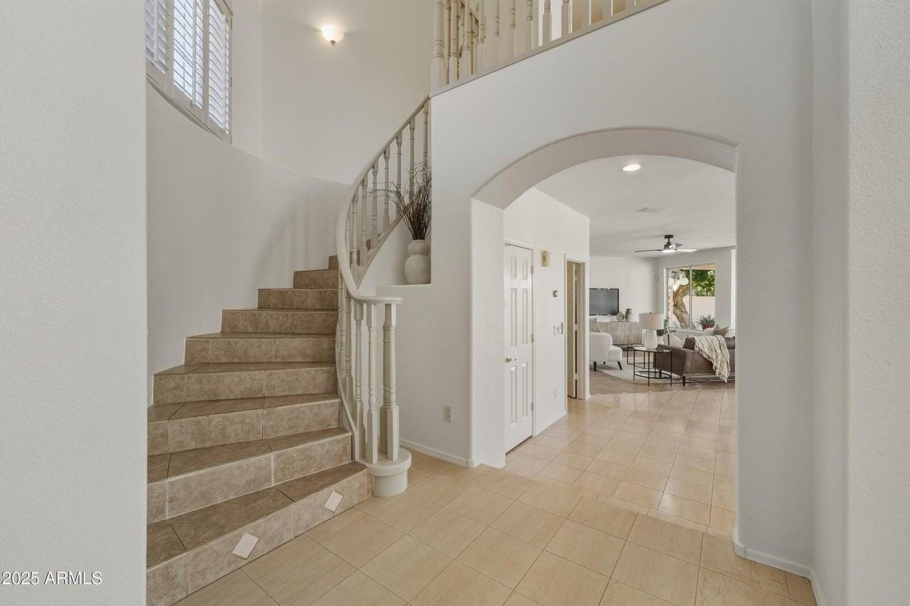 20652 N 53rd Ave - Photo 4 of 15