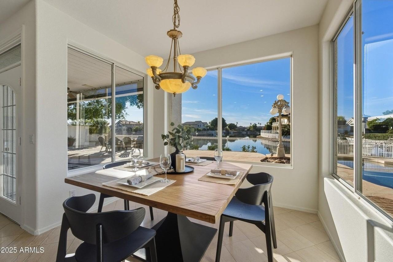 20652 N 53rd Ave - Photo 5 of 15