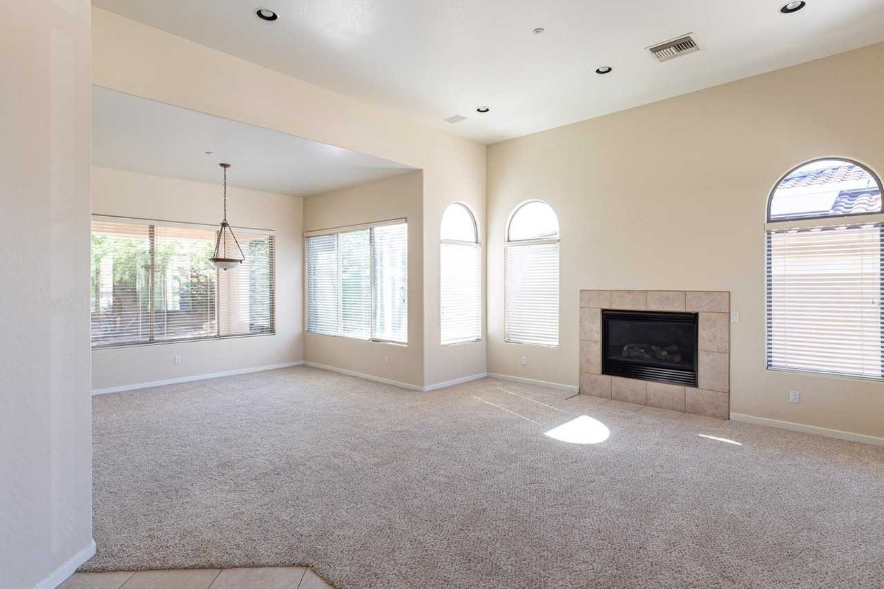 11183 E Beck Ln - Photo 4 of 26