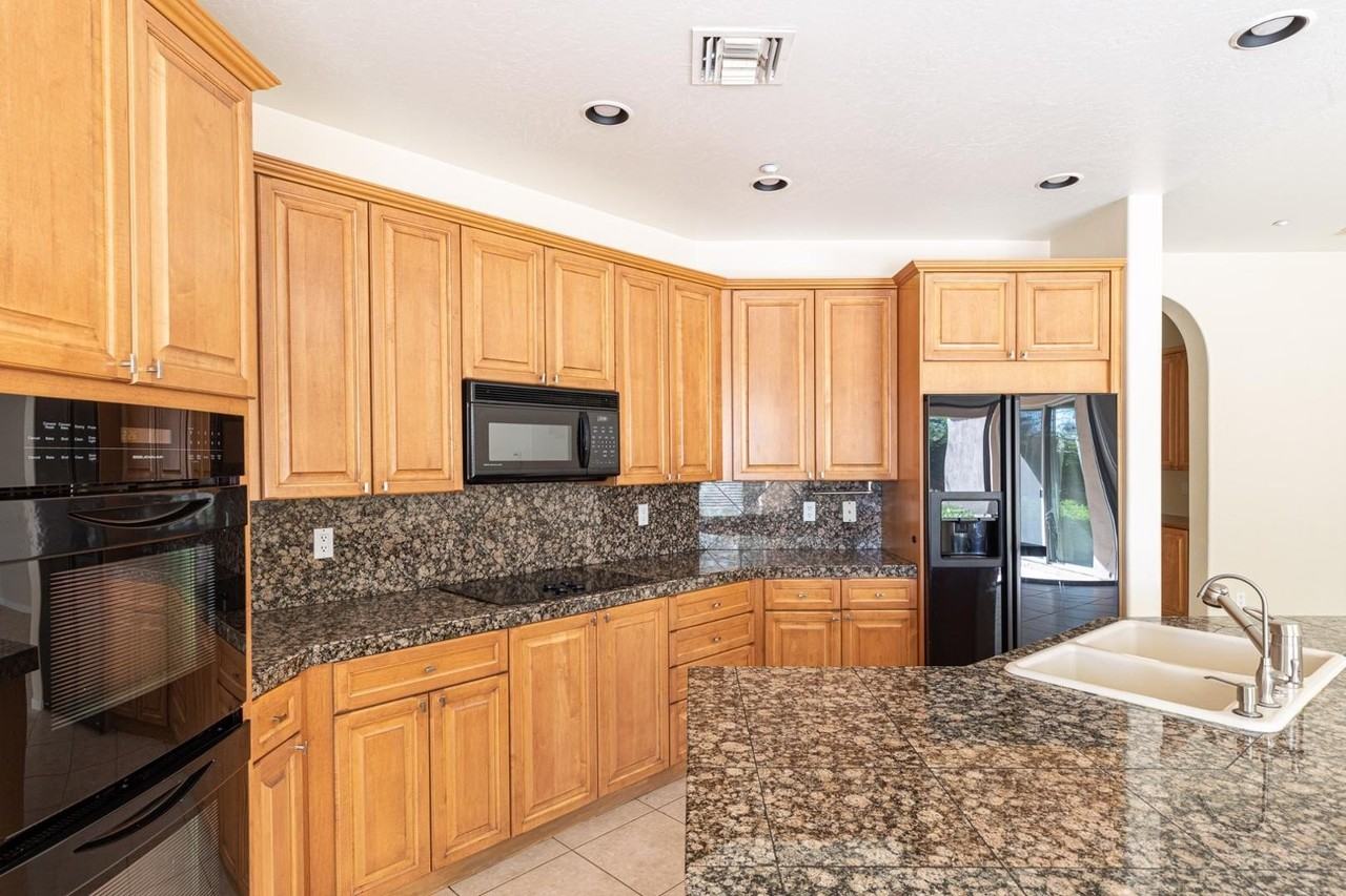 11183 E Beck Ln - Photo 6 of 26