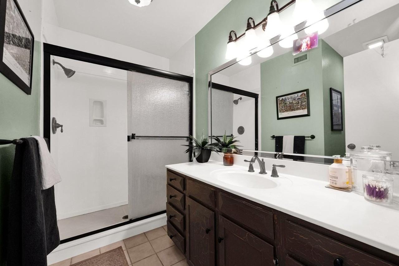 7401 N Scottsdale Rd Unit 7 - Photo 2 of 44