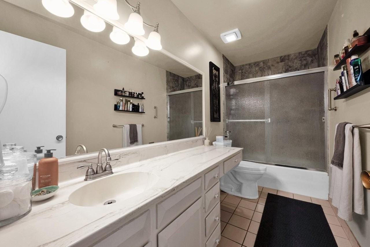 7401 N Scottsdale Rd Unit 7 - Photo 5 of 44