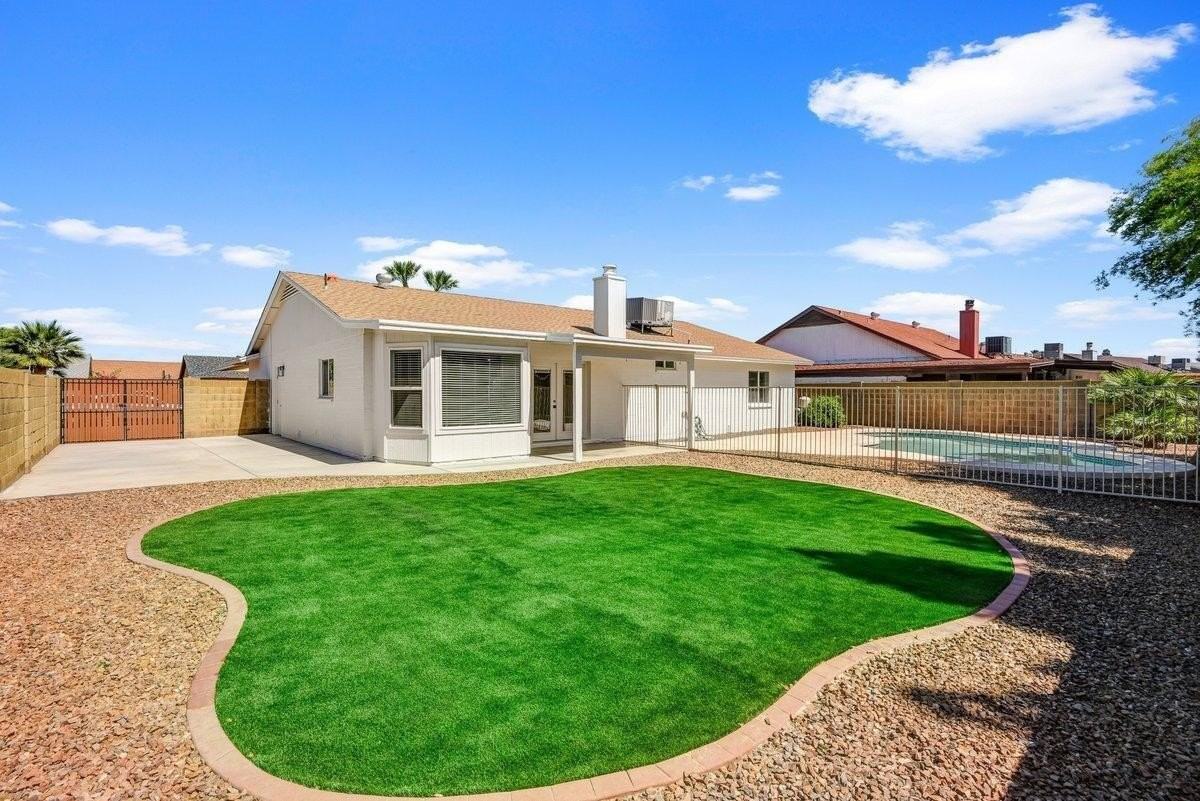 7331 W Windrose Dr - Photo 6 of 17