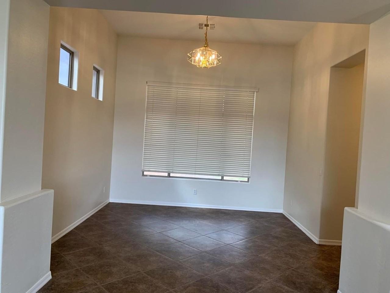 1530 W Thompson Way - Photo 4 of 21