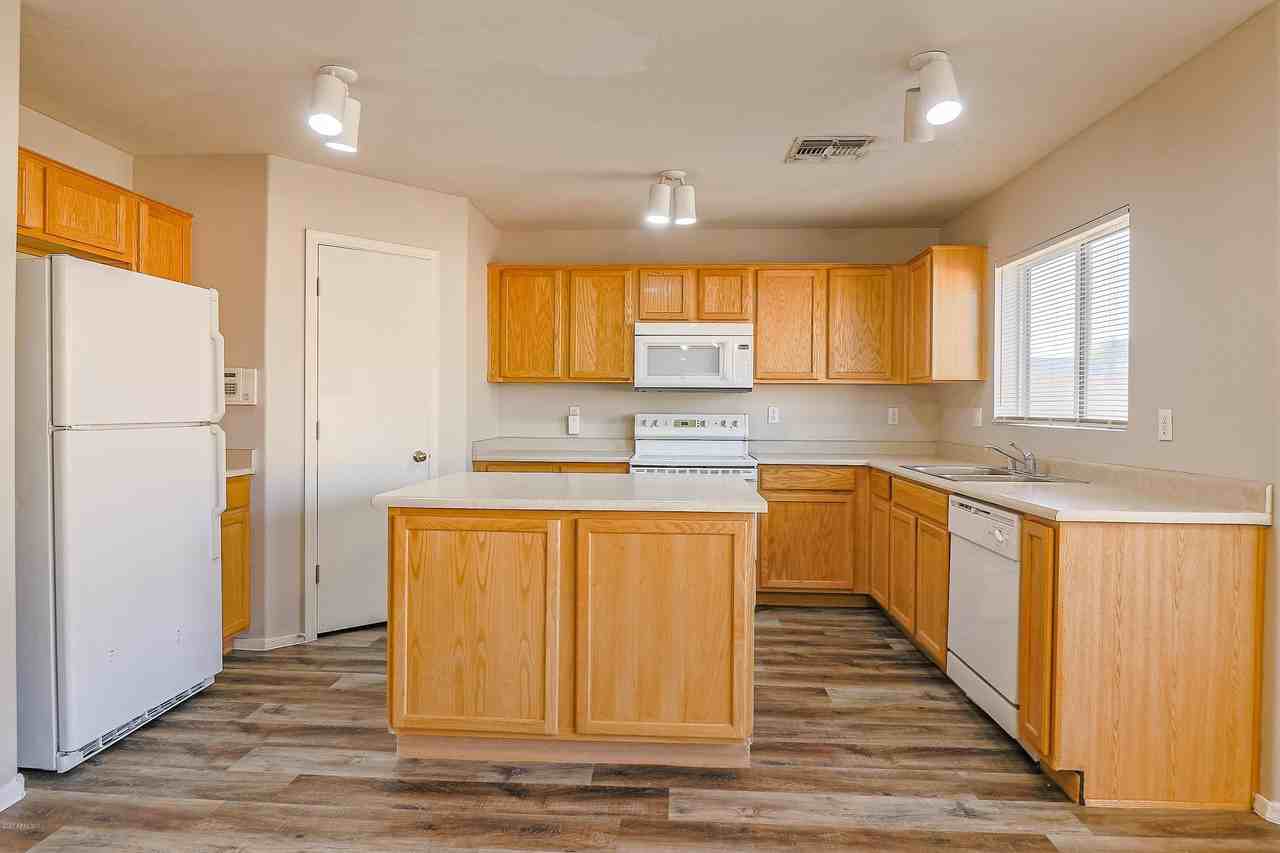 12446 W Ash St - Photo 7 of 16