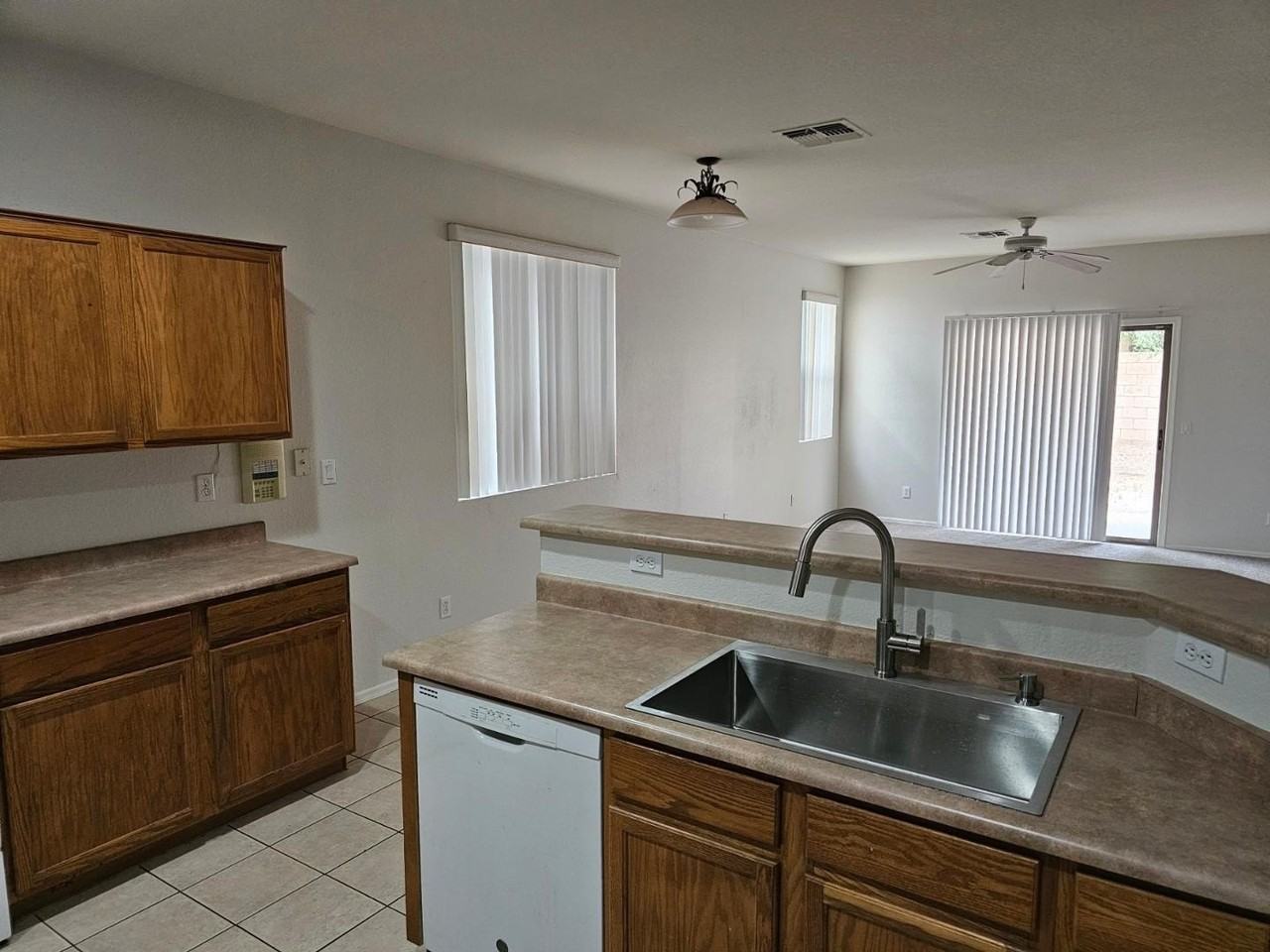 12247 W Grant St - Photo 4 of 14