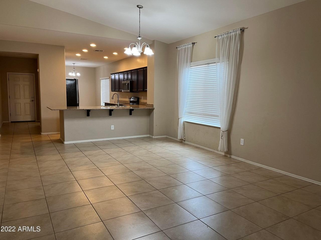 2656 E Gillcrest Rd - Photo 6 of 24