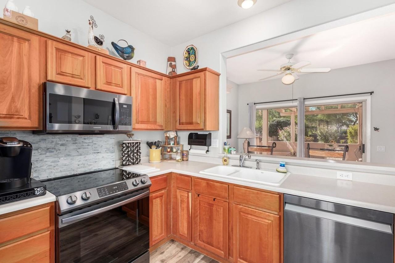 16215 W Desert Winds Dr - Photo 4 of 19