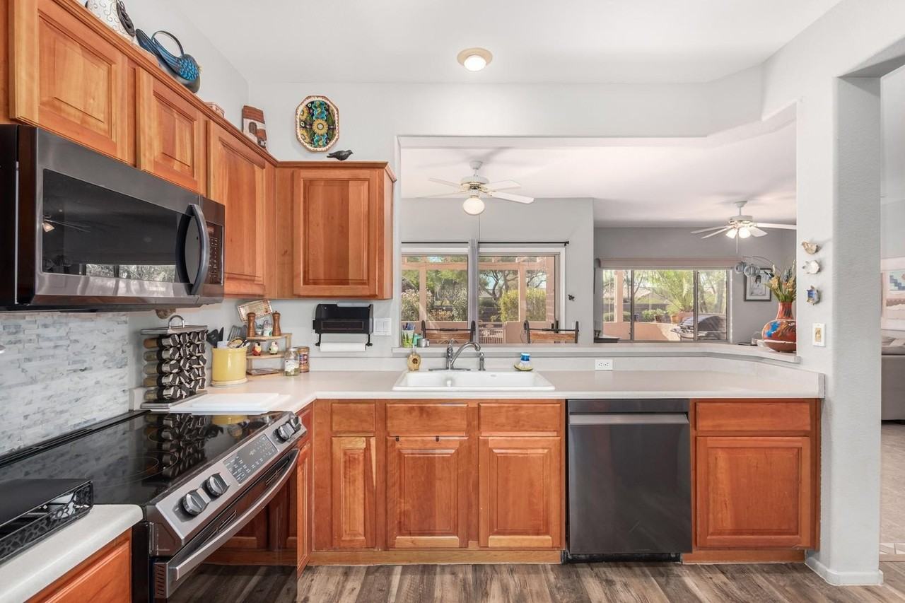 16215 W Desert Winds Dr - Photo 5 of 19