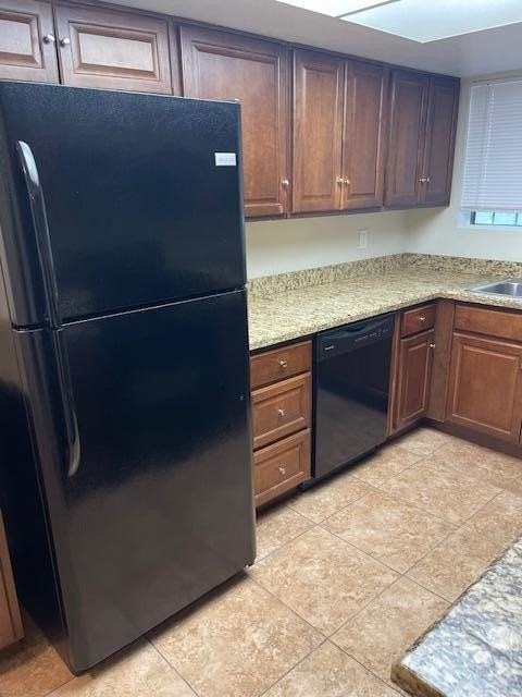 4562 W Maryland Ave - Photo 2 of 14