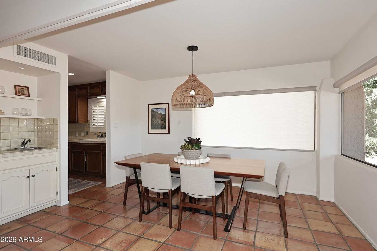 1725 E Staghorn Ln - Photo 4 of 22