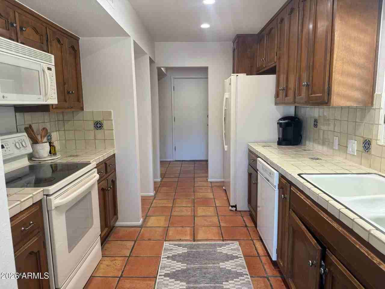 1725 E Staghorn Ln - Photo 5 of 22