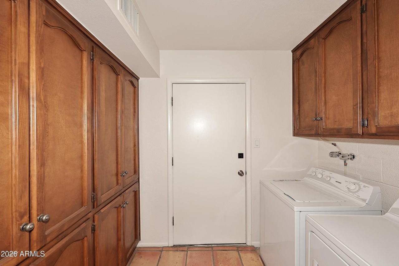 1725 E Staghorn Ln - Photo 7 of 22