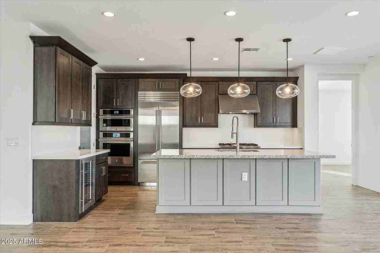 11138 N San Clemente St - Photo 5 of 32