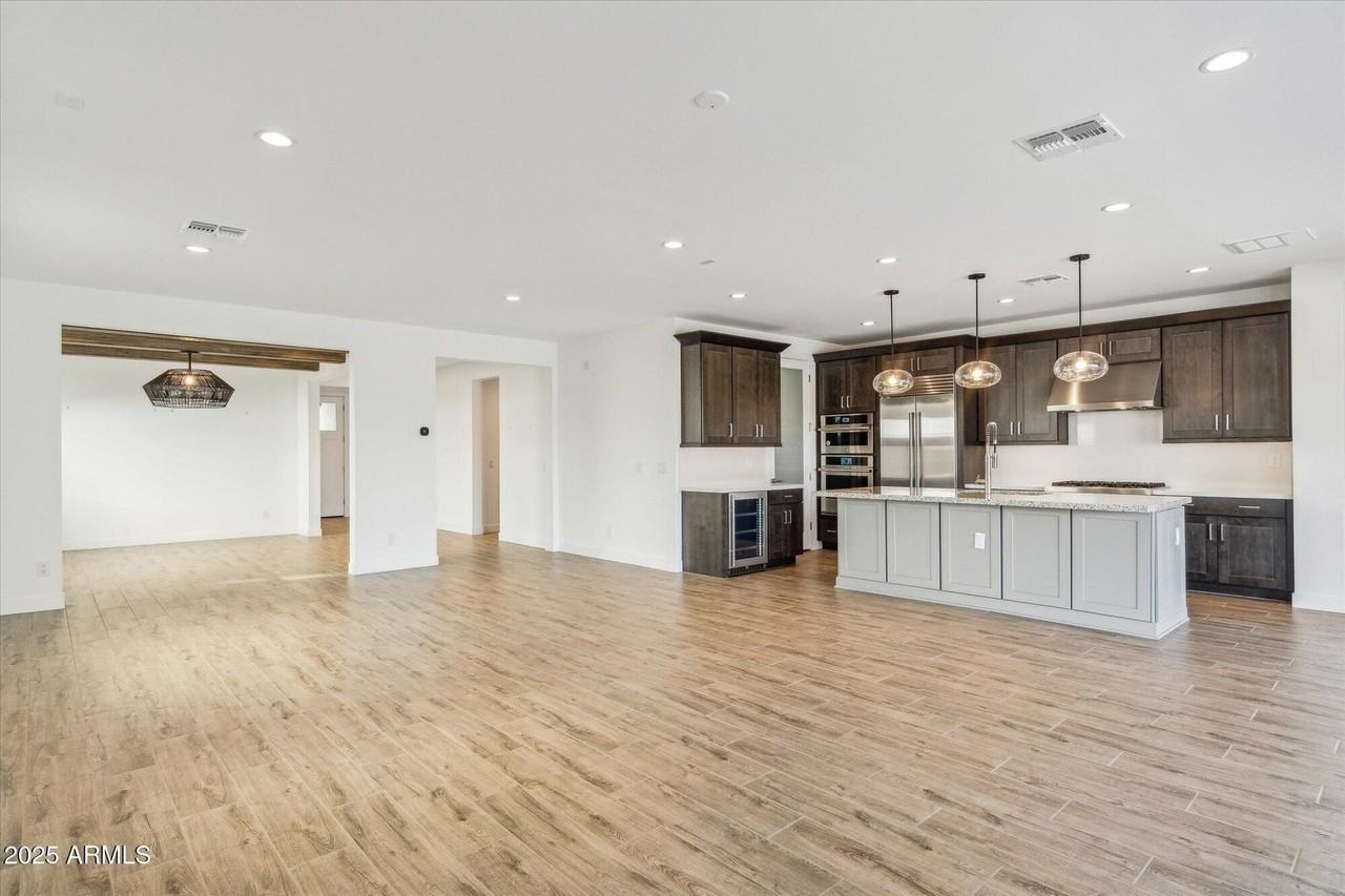 11138 N San Clemente St - Photo 7 of 31