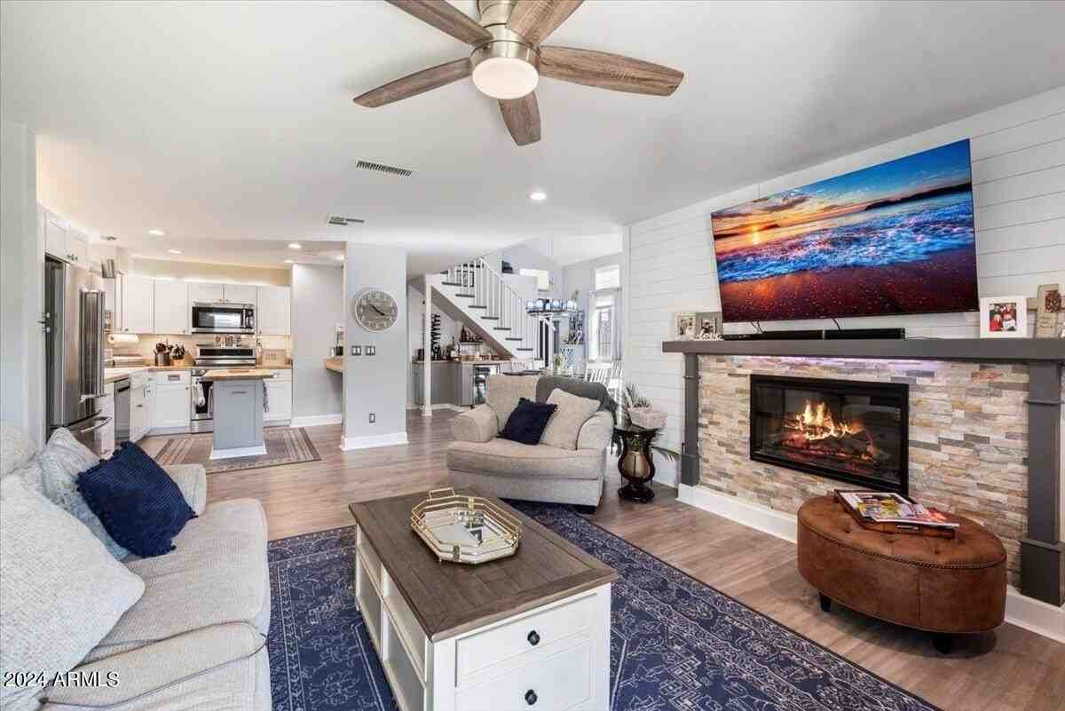 4304 E Milton Dr - Photo 6 of 18