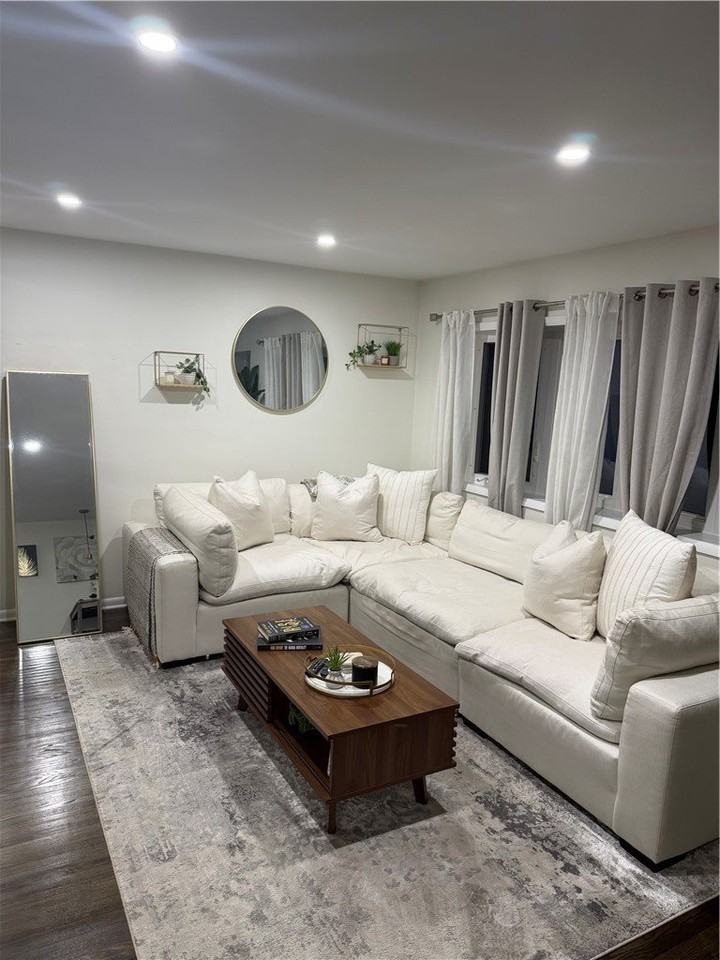 1560 Blossom Rd - Photo 2 of 10