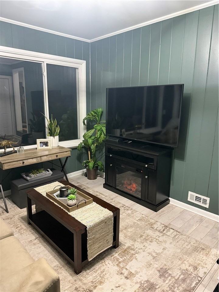 1560 Blossom Rd - Photo 7 of 10